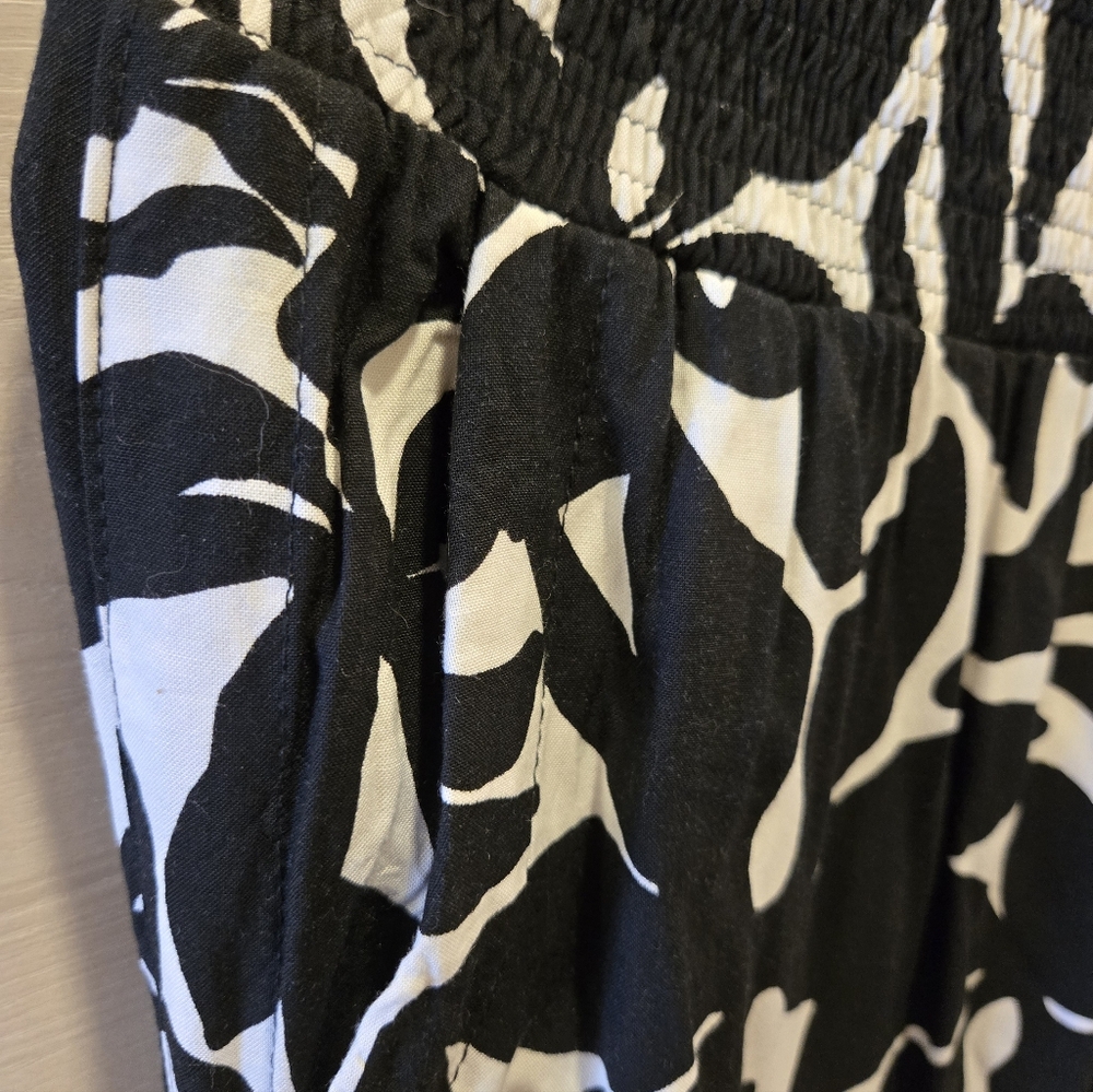 Stylish Black and White Women's Pants - Picture 5 of 7